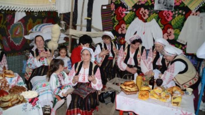 Посиделки в коммуне Сахарна Ноуэ в канун дня Святого Андрея