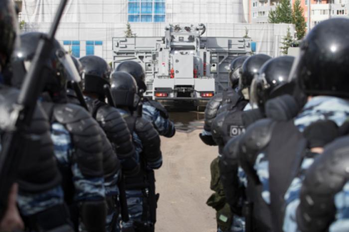 Росгвардия потратит 200 миллионов рублей на бронемашины для разгона митингов