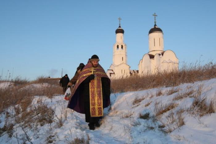 Российский батюшка попросил холодильник и машину и навлек гнев прихожан