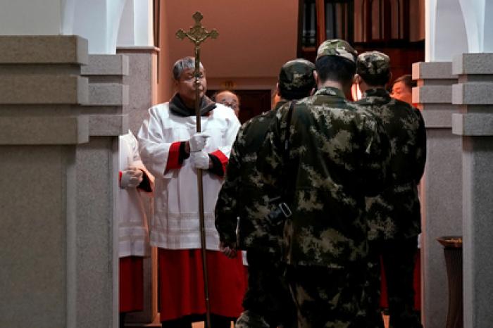 Рождество нарекли «горящим позором» и предостерегли от него детей