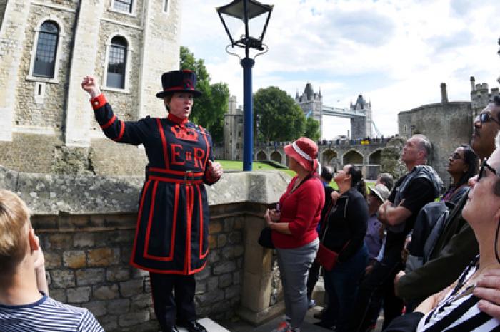 Служители Тауэра вышли на забастовку впервые за 55 лет