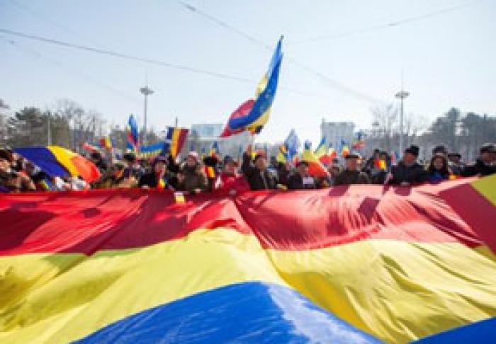 SONDAJ: 60% DINTRE ROMÂNI SUSŢIN UNIREA CU MOLDOVA