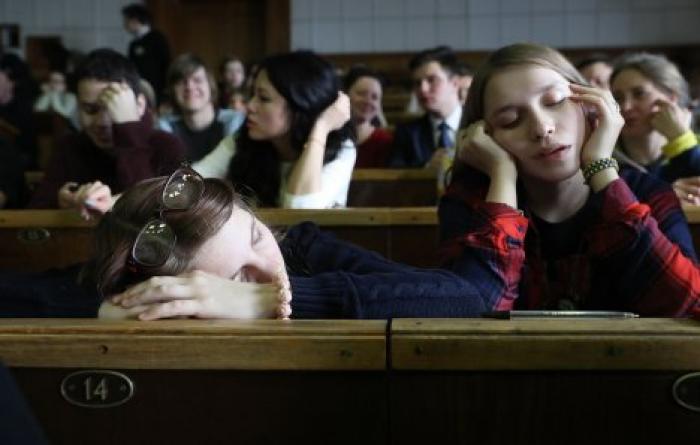 Ученые установили, что сон более восьми часов в день вреден для здоровья