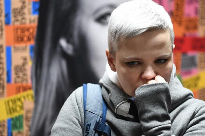 Удалившая грудь россиянка уехала из страны после угрозы лишиться детей