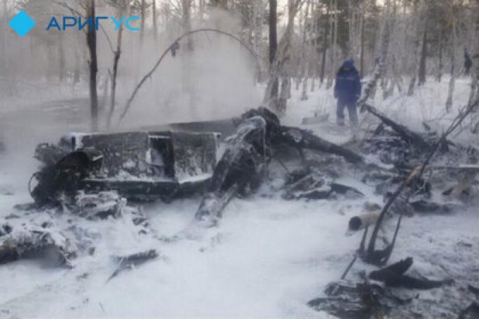 Вертолет рухнул на базу отдыха в Бурятии