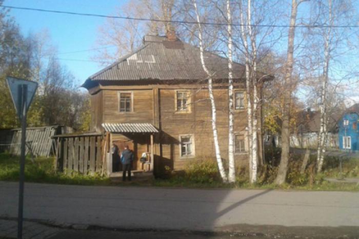 Ветеран пять лет жила в сгнившем доме и дождалась правосудия