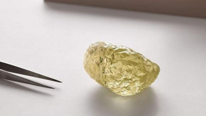 В Канаде нашли гигантский желтый алмаз