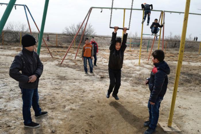 В Казахстане задумались о штрафах для говорящих по-русски детей