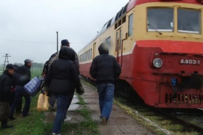 В Комрате поезд врезался в автомобиль на железнодорожном переезде