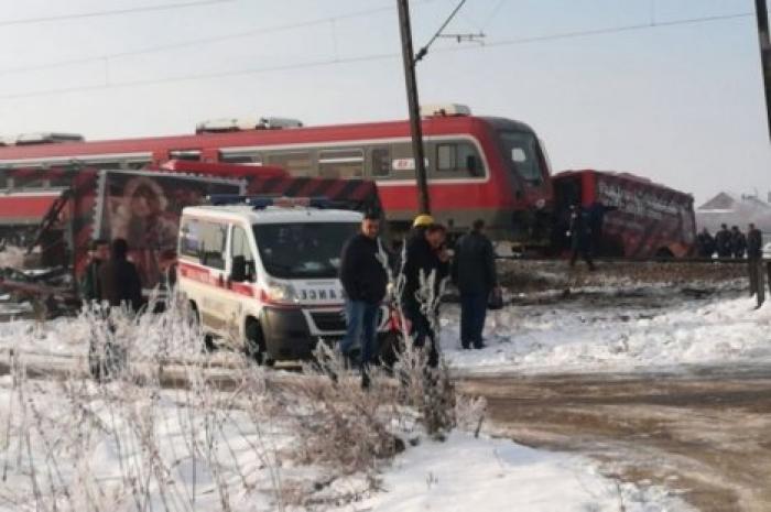 В Сербии школьный автобус столкнулся с поездом: есть погибшие