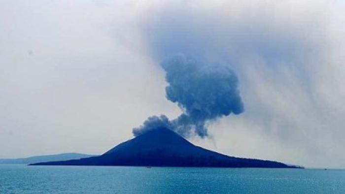 Вулкан в Индонезии втрое уменьшился после извержения