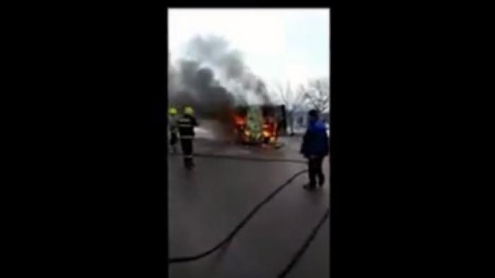 В Унгенах на ходу загорелся автобус с пассажирами