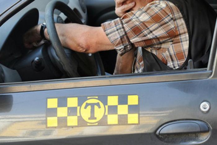 «Задушенный» угонщиками российский таксист ожил и отомстил