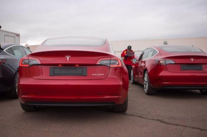 Автомобили Tesla в случае ограбления будут играть музыку Баха