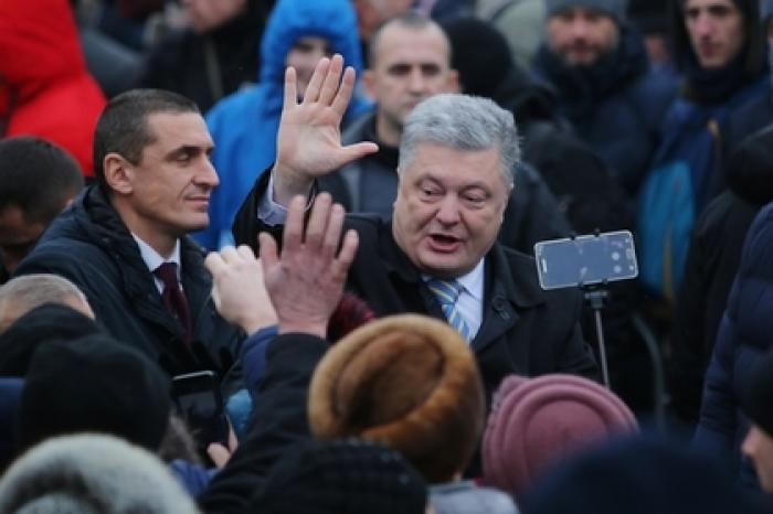 Беглый украинский депутат рассказал о молитвах Порошенко иконе со своим ликом