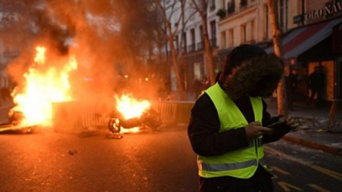 Крупнейший новостной телеканал Франции объявил бойкот "желтым жилетам"