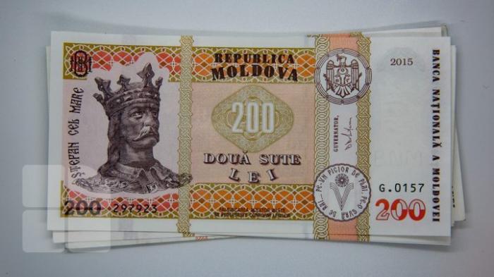 На горячую линию Минфина поступило 1800 звонков от бюджетников по поводу зарплаты