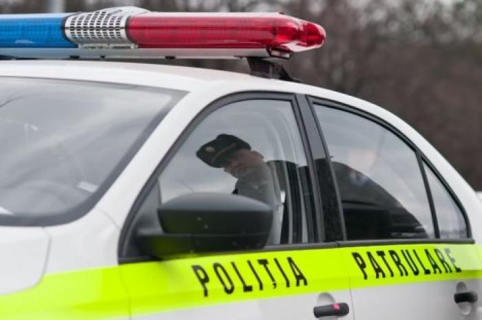 На Молдову обрушился снегопад: более 150 экипажей полиции дежурят на дорогах страны