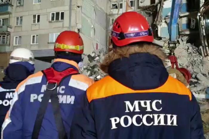 Поисковую операцию на месте обрушения дома в Магнитогорске приостановили
