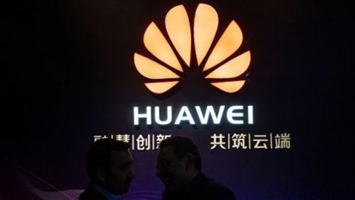 Президент Чехии считает ситуацию вокруг Huawei "торговой войной"