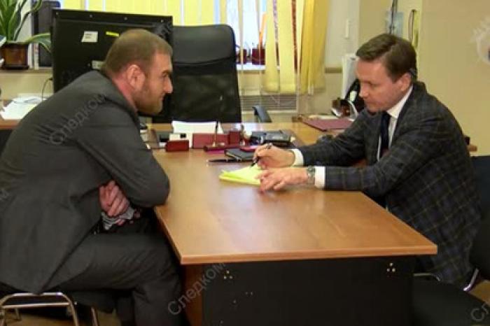 Разговор задержанного сенатора Арашукова с адвокатом попал на видео