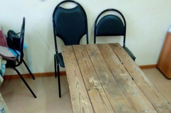 Российскую больницу с койками из досок и стульев проверят