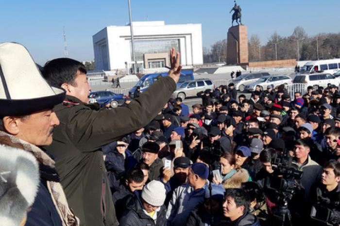 Силовики разогнали митинг обозленных на Китай киргизов