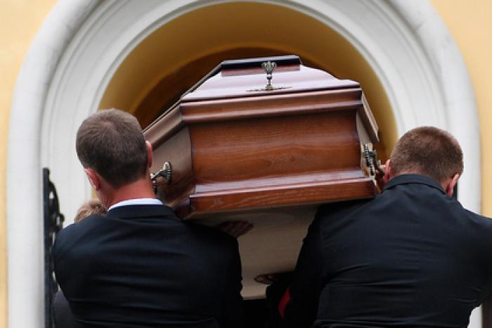 Смертность в России заметно превысила рождаемость