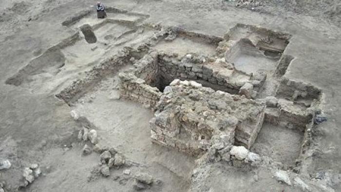 В Египте нашли древний пресс для изготовления вина и винное хранилище