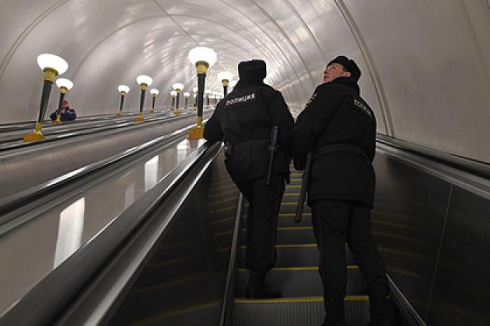 Безбилетник ранил двоих контролеров в столичном метро