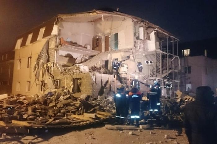 Число погибших при взрыве в жилом доме в Красноярске выросло