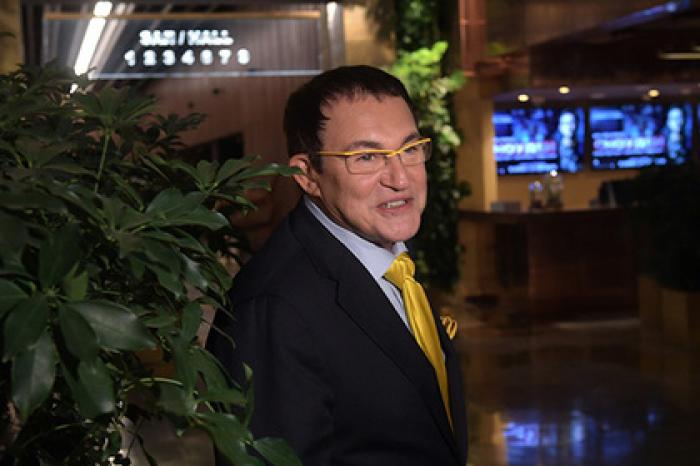 Дибров вступился за обвиненного в жульничестве Друзя