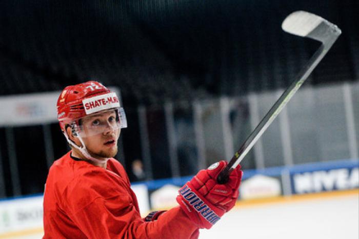 Два клуба НХЛ оказались «в шоке» от требований за российского нападающего
