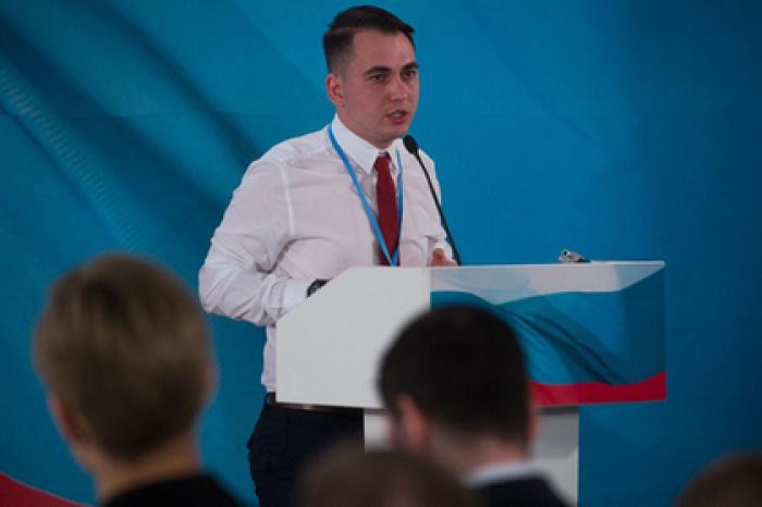 Двух россиян оштрафовали на миллионы рублей за вытоптанные на митинге цветы