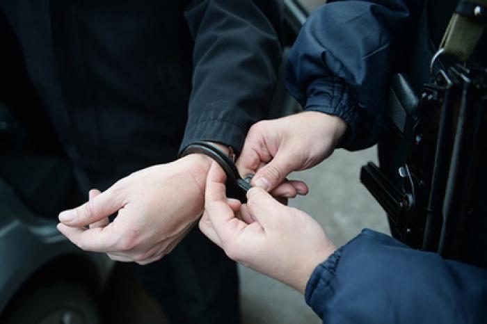 ФСБ оцепила квартал для задержания полковника МВД
