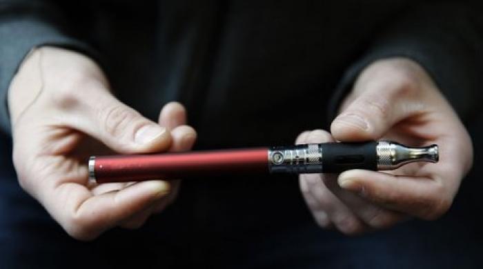 Медики запретили использовать вейпы со вкусом попкорна и карамели