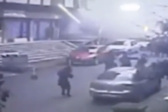 Обрушение шестиэтажного здания в Стамбуле попало на видео