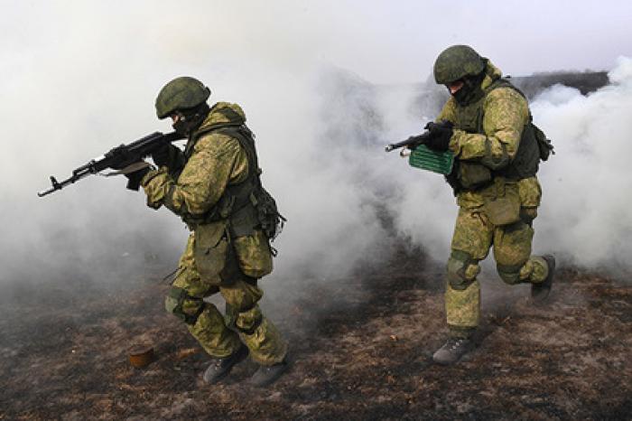 Отправленным за границу российским военным запретили реагировать на оскорбления