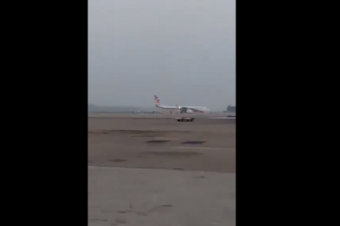 Попытавшегося угнать самолет бангладешца застрелили