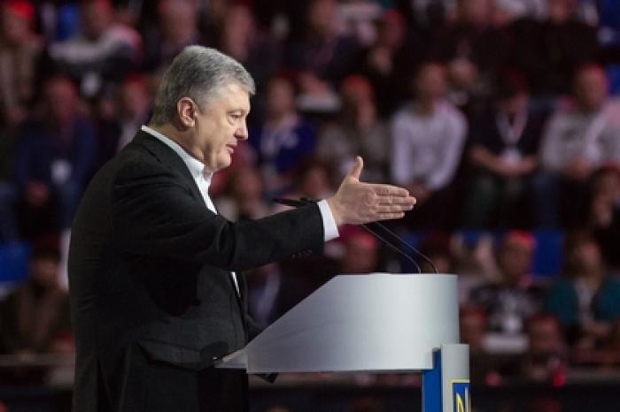 Порошенко превратил задержанных в Керченском проливе моряков в офицеров