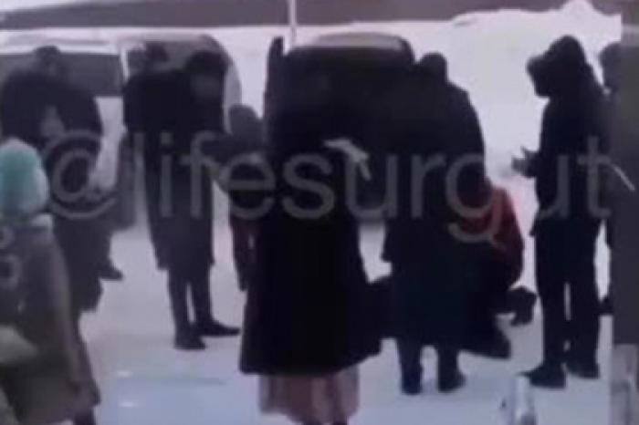 Россияне зарезали барана под окнами роддома