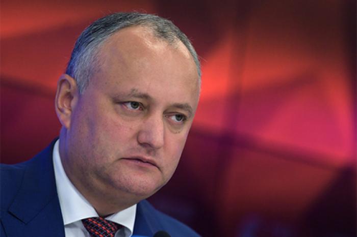 Россия за свой счет отправит президента Молдавии домой