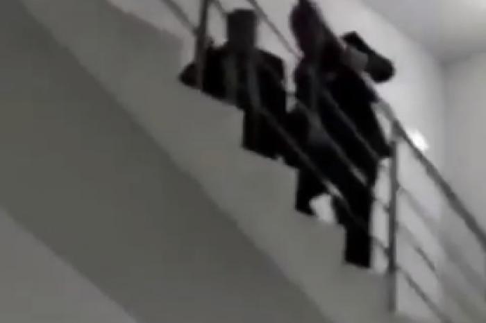 Сломавших школьнице позвонок охранников лишили лицензии