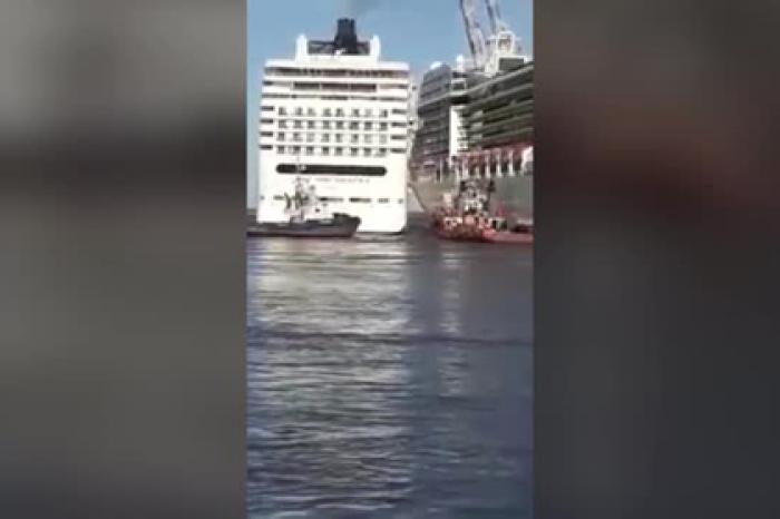 Столкновение гигантских круизных лайнеров в порту попало на видео