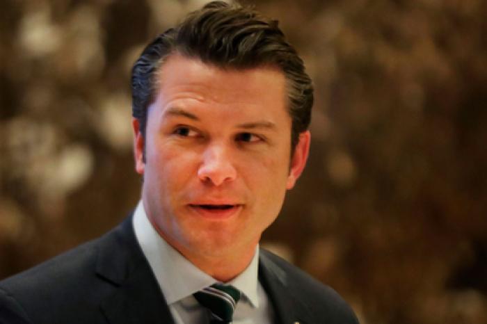 Телеведущий признался в немытых десятилетиями руках и был обруган