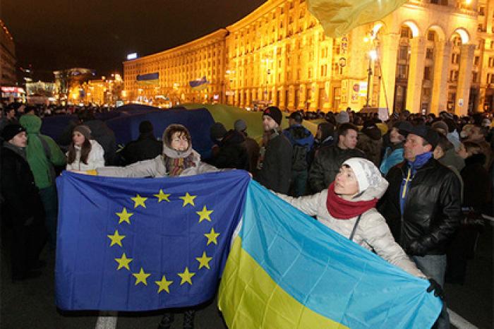 Украина взяла курс на ЕС и НАТО