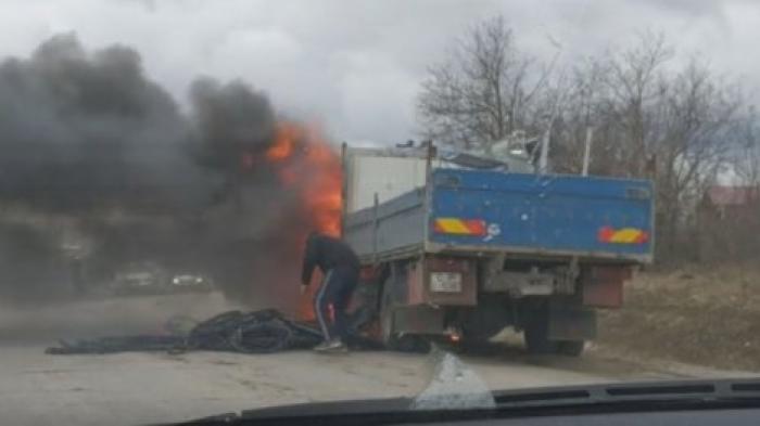 Вблизи Гоян загорелся грузовик