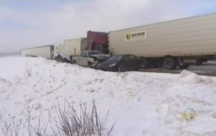 В Канаде столкнулись 15 автомобилей, есть пострадавшие