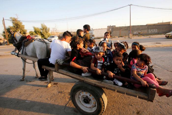 Автобус с детьми террористы. Возвращение на родину Таджикистан. Дети Таджикистана. Возвращение на родину Таджикистан ребенку. Таджикские дети фото.