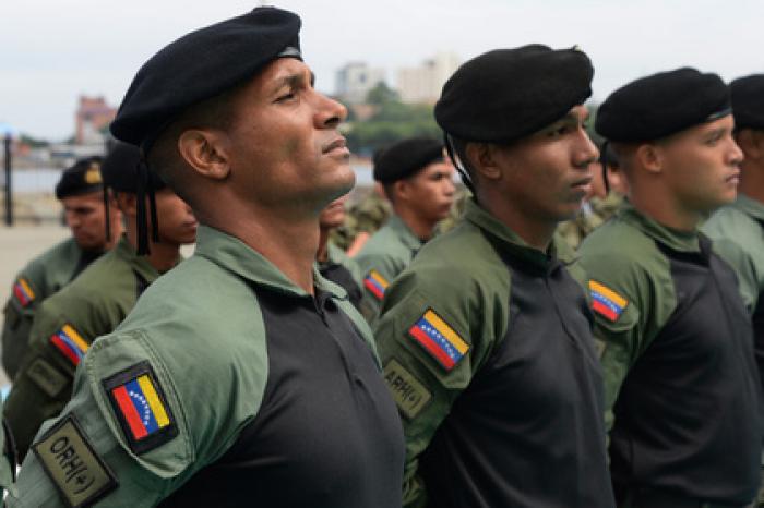 В Венесуэле заявили о желании почти всех военных бросить Мадуро